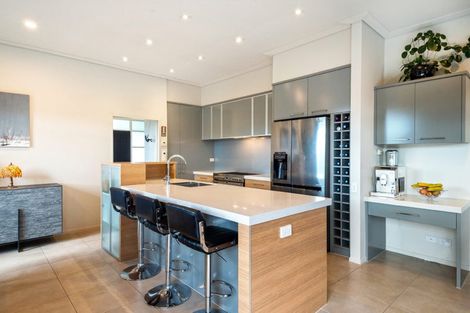 Photo of property in 31 Oakway Drive, Schnapper Rock, Auckland, 0632