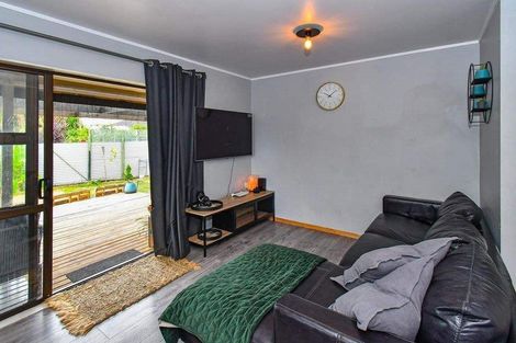 Photo of property in 121a Clevedon Road, Papakura, 2110