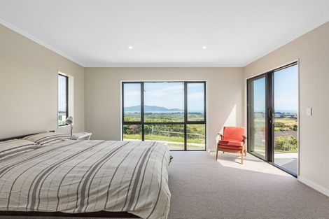 Photo of property in 11 Wilson Way, Waikanae, 5036