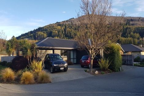 Photo of property in 1a Maple Court, Arthurs Point, Queenstown, 9371