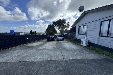 Photo of property in 51 Hollyford Drive, Clover Park, Auckland, 2105