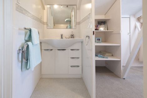 Photo of property in 7 Te Akau Crescent, Bucklands Beach, Auckland, 2012