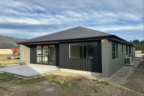 Photo of property in 116 Burdon Loop, Lake Hawea, 9382