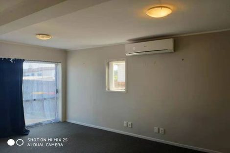 Photo of property in 124 View Road, Sunnyvale, Auckland, 0612