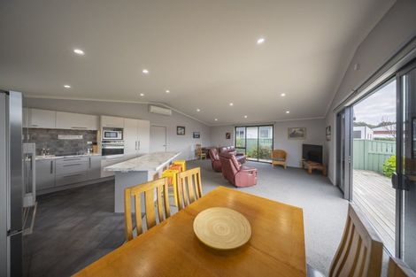 Photo of property in 25 Motu-au Close, Manapouri, 9679