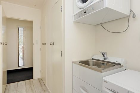 Photo of property in 15 Swansea Place, Tamatea, Napier, 4112