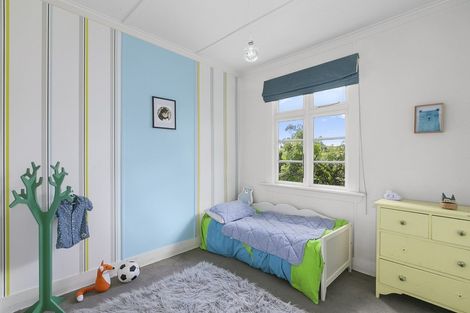 Photo of property in 27 Marine Parade, Macandrew Bay, Dunedin, 9014