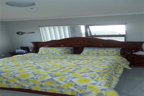 Photo of property in 13 Kokako Rise, Papakura, 2110