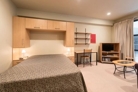 Photo of property in Atrium Apartments, 2i/154 The Terrace, Wellington Central, Wellington, 6011