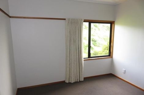 Photo of property in 76 Ranui Crescent, Khandallah, Wellington, 6035
