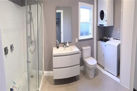 Photo of property in 203 Sutherland Road, Lyall Bay, Wellington, 6022