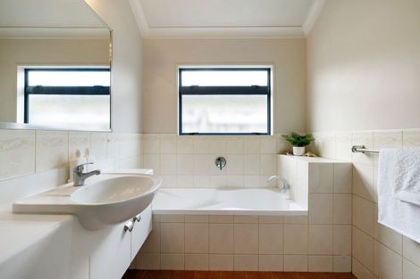 Photo of property in 29 Montrose Crescent, Huntington, Hamilton, 3210