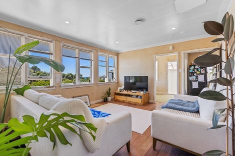 Photo of property in 13 Moana Crescent, Blagdon, New Plymouth, 4310