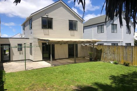 Photo of property in 17 Blumhardt Place, Avondale, Auckland, 1026