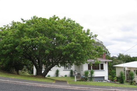 Photo of property in 40 Tiri Tiri Road, Birkdale, Auckland, 0626