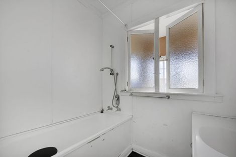 Photo of property in 225 South Road, Hawera, 4610