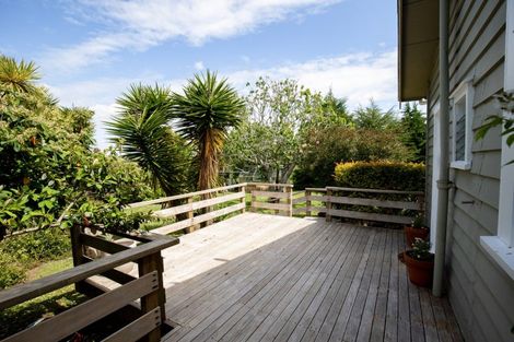 Photo of property in 2 Mahuta Road, Waitakaruru, Ngatea, 3576