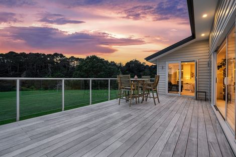 Photo of property in 15 Nola Road, Oratia, Auckland, 0604