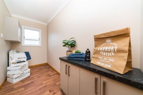 Photo of property in 24 Oxford Street, Hokowhitu, Palmerston North, 4410