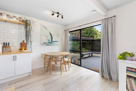 Photo of property in 176 Solar Road, Glen Eden, Auckland, 0602