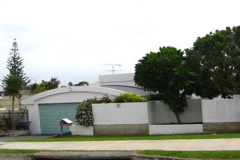 Photo of property in 16 Pacific Parade, Army Bay, Whangaparaoa, 0930