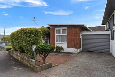 Photo of property in 5 Paynters Avenue, Strandon, New Plymouth, 4312