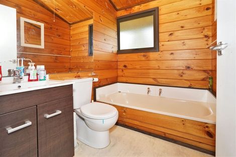 Photo of property in 55 Berkley Avenue, Hillcrest, Hamilton, 3216