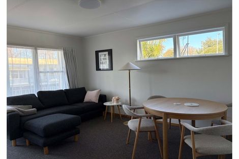 Photo of property in 2 Te Awe Awe Court, Hokowhitu, Palmerston North, 4410