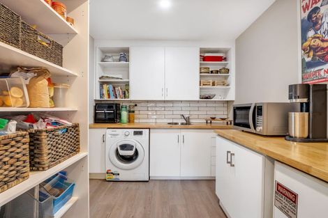 Photo of property in 89 High Street, Oxford, 7430