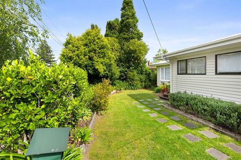 Photo of property in 3 Yeovil Road, Te Atatu Peninsula, Auckland, 0610