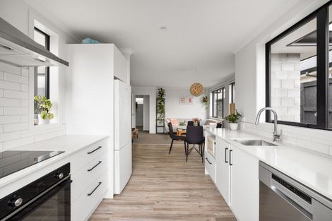 Photo of property in 25b Kiritiana Close, Pyes Pa, Tauranga, 3112