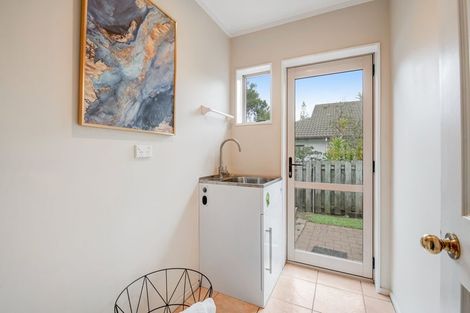 Photo of property in 36 Woodstock Road, Forrest Hill, Auckland, 0620