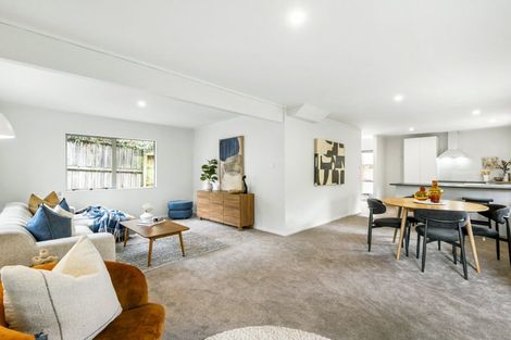 Photo of property in 2/128 Lynn Road, Bayview, Auckland, 0629