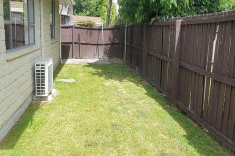 Photo of property in 2/51 Ambleside Drive, Burnside, Christchurch, 8053