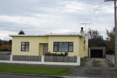 Photo of property in 15 Queen Street, Milton, 9220