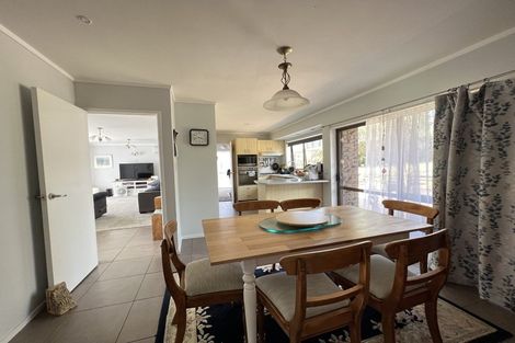 Photo of property in 27 Sheralee Place, Bucklands Beach, Auckland, 2014
