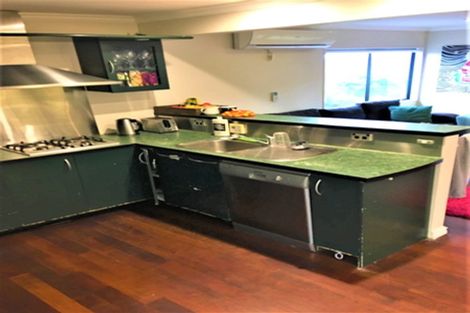 Photo of property in 15 Van Dyke Place, West Harbour, Auckland, 0618