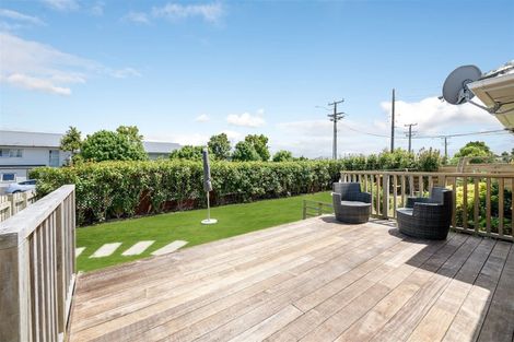 Photo of property in 62 Seymour Road, Sunnyvale, Auckland, 0612