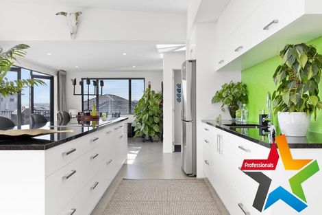 Photo of property in 10 Tuhua Close, Wharewaka, Taupo, 3330