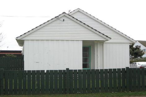 Photo of property in 1 Resolution Place, Marfell, New Plymouth, 4310