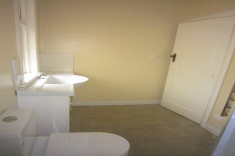 Photo of property in 150 The Ridgeway, Mornington, Wellington, 6021