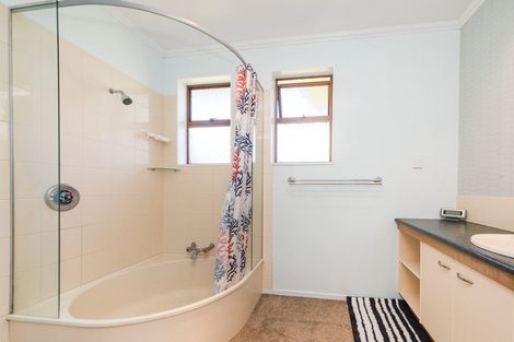 Photo of property in 6-8 East Road, Shannon, 4821