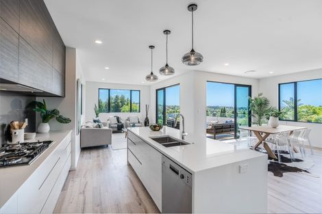 Photo of property in 75 Vinistra Road, Kumeu, 0810