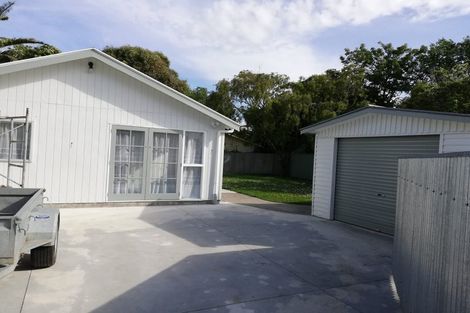 Photo of property in 398 Featherston Street, Palmerston North, 4414