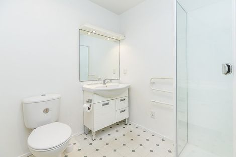 Photo of property in Royal Regal Apartments, 2/50 Cambridge Terrace, Te Aro, Wellington, 6011