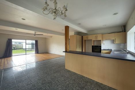 Photo of property in 1 Silverstone Place, Henderson, Auckland, 0612