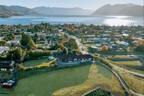 Photo of property in 33 Tomtit Crescent, Lake Hawea, 9382