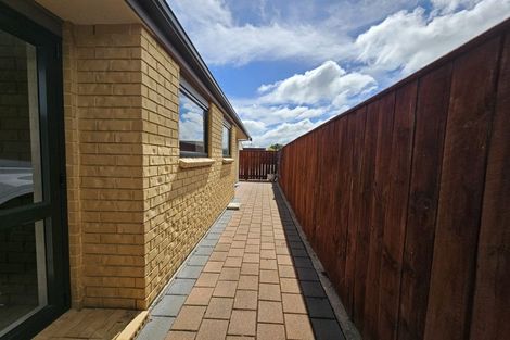 Photo of property in 8f Blennerville Close, Marton, 4710