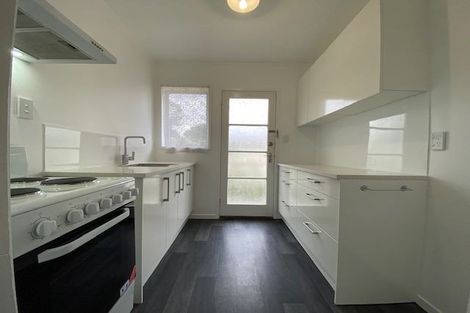 Photo of property in 2/76 Millbrook Road, Henderson, Auckland, 0612