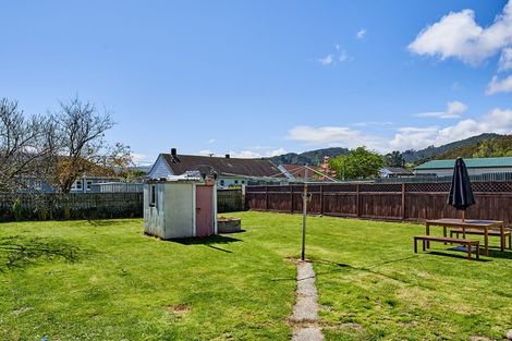 Photo of property in 125 Waddington Drive, Naenae, Lower Hutt, 5011